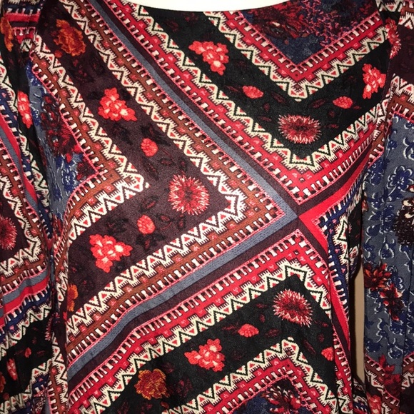 Boho patterned long sleeve top - Picture 3 of 4